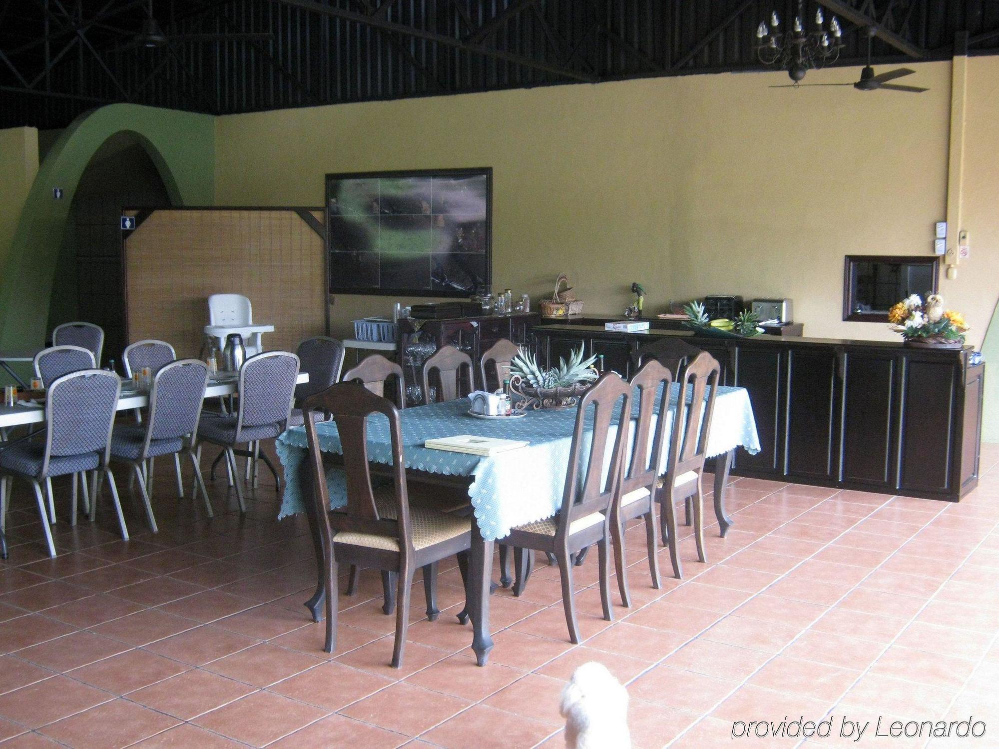 Kayak Lodge Damas Restauracja zdjęcie